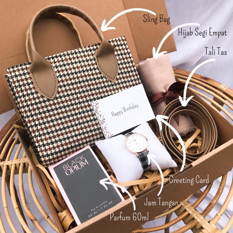 

[BagSR] KADO TAS MOTIF KOTAK/KADO PACAR/KADO ULANG TAHUN/KADO PERNIKAHAN/HADIAH ULANG TAHUN/HADIAH WEDDING/HADIAH PERNIKAHAN/KADO VALENTINE/HAMPERS CEWEK/KADO CEWEK