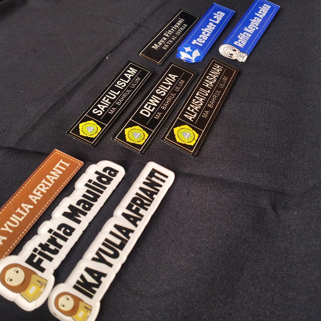 

Nama Dada Akrilik (Peniti) / Name Tag Akrilik Minimal Order 15 pcs