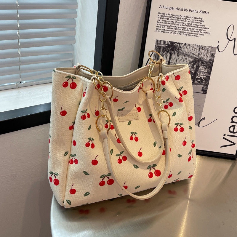 Large capacity bag for women