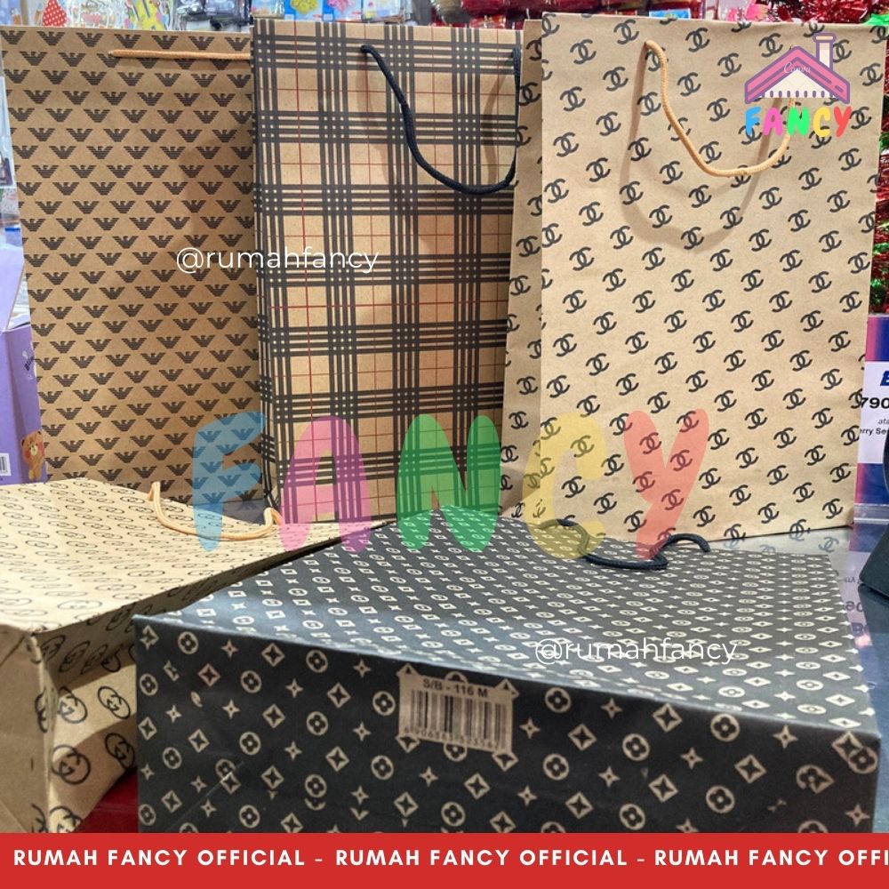 

[1 Lusin/ 12 Pcs] Paper Bag Hand Bag Coklat Ukuran Tanggung ( Ukuran M 25 x 35 CM) Cokelat Corak Motif Branded Tali Tebal