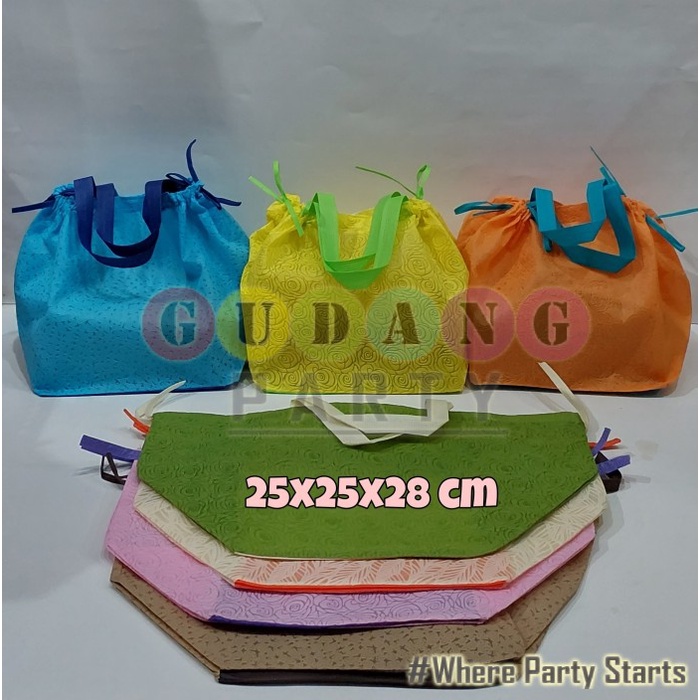 

[[ WSH - BEST SELLER ]] Spunbond Serut Embos/Spunbond Box/Goody Bag/Tas Berkat/Tas Bingkisan