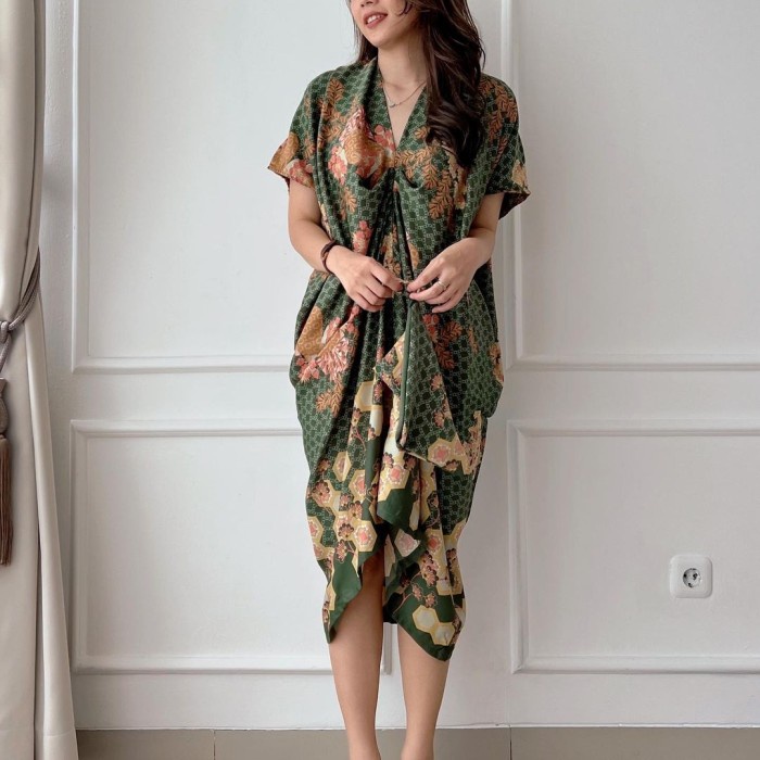 Ready 8-485 DRESS | DRESS WANITA | KAFTAN DRESS | KAFTAN BATIK | DRESS BATIK - (panjang)hijau