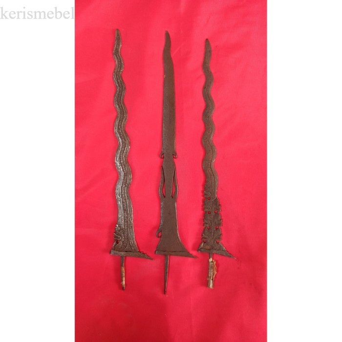 

keris biasa antik