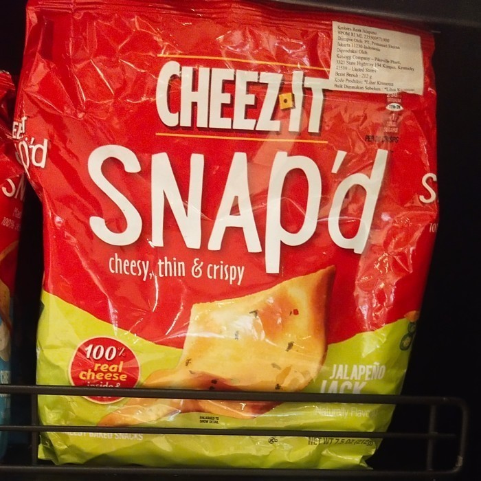 

cheez it snap'd cheesy, thin & crispy jalapeno Jack 212gr crackers