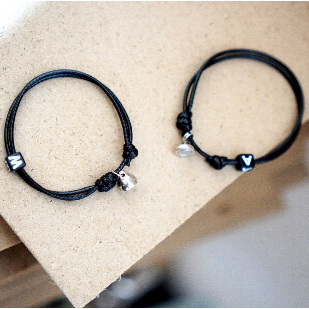 cod GELANG COUPLE INISIAL MAGNET / GELANG INISIAL HURUF  DADU MAGNET / GELANG MAGNET INITIAL