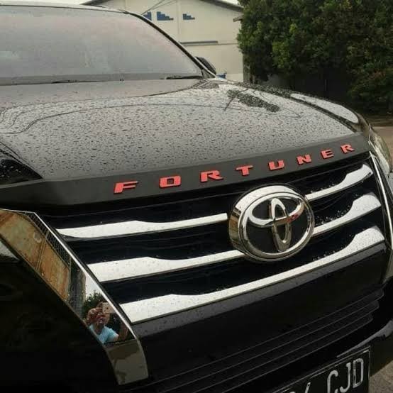 TERLARIS EMBLEM TULISAN FORTUNER KAP MESIN MOBIL EMBLEM HURUF FORTUNER