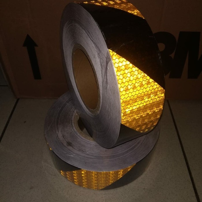 

Sticker Reflektive / Sticker Scotchligh Diamond Kuning Hitam 5Cm x 45M -FN10