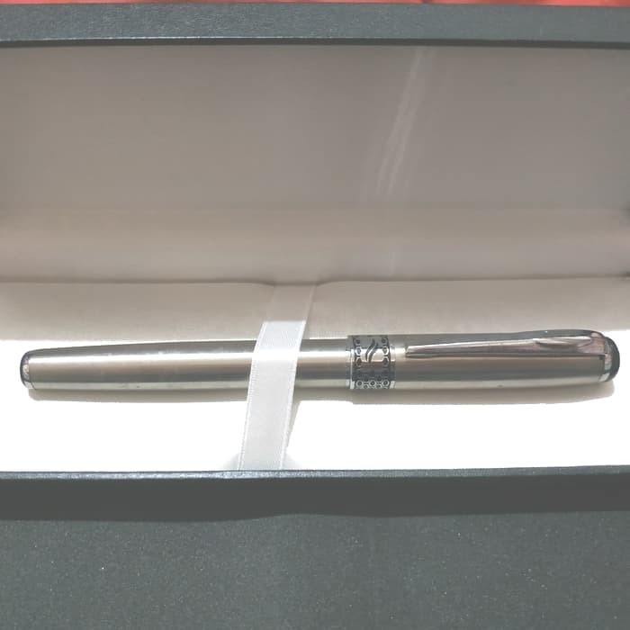 

Best Seller- Pulpen Eksklusif Roller Ball Stainless Steel Chrome Trim Free Grafir