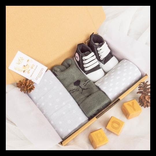 

Barang Terkini /// Stock Plaing Baru Kado Hampers Lahiran Bayi Baru - Boy, 0-6 Bulan