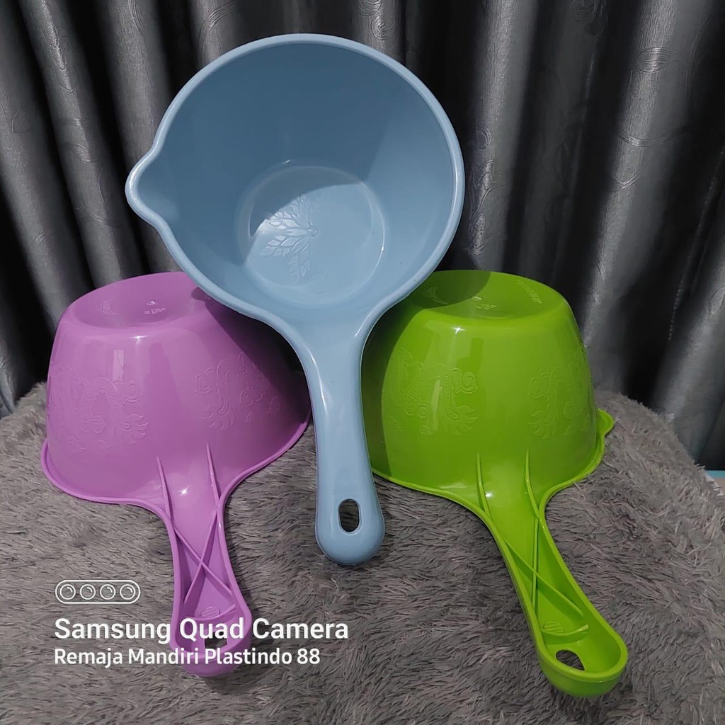 Gayung mandi plastik modern  estetik aesthetic / besar lebar tebal kuat / GAYUNG MANDI TAMPUNG EMBER