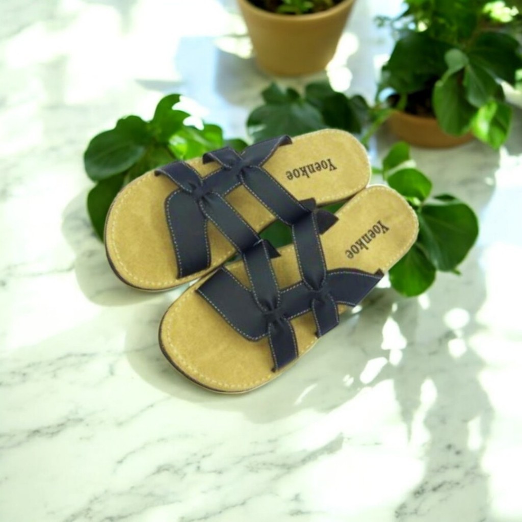 Sandal Flat Wanita Kulit / Sandal Teplek Keren Kekinian / Sandal Wanita Termurah Terbaru Merk Yoenko
