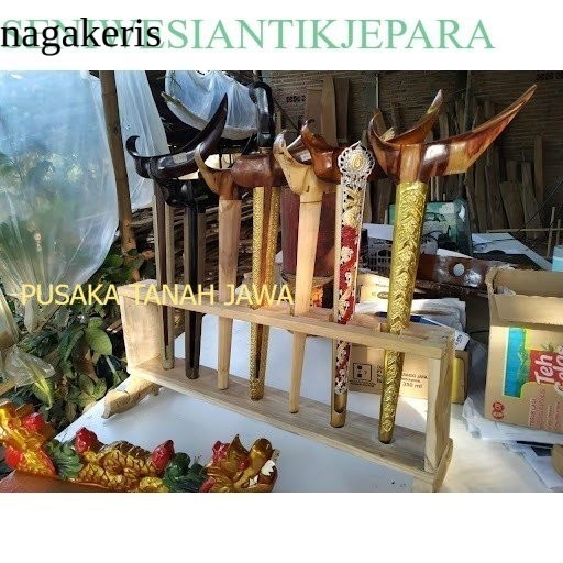 

GROSIR Jagrak keris minimalis garapan alus full jati Isi 7 antik murah terlaris