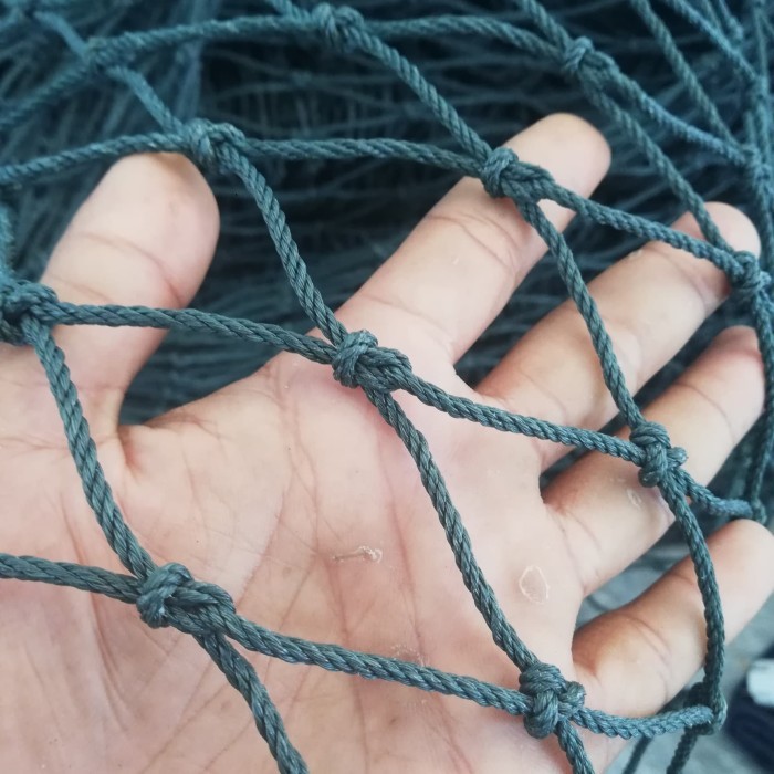 jaring pagar keliling lapangan