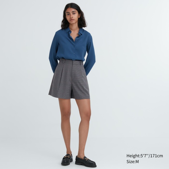 UNIQLO Celana Pendek Rapi Kotak 462545 Wanita S - 07 GRAY