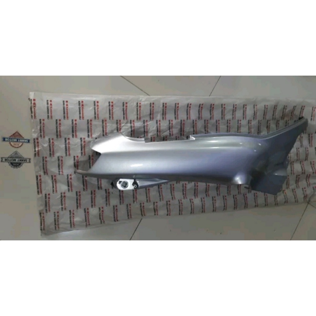 body kawasaki kaze old original warna silver