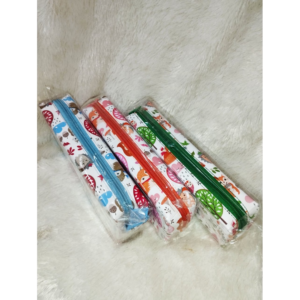 

Tempat Pensil / Pencil Case Bahan Kain Motif Tupai Fancy W3202