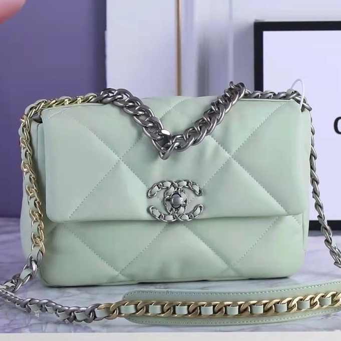Chanel shoulder bag, Chanel 19 chain bag, cross bag