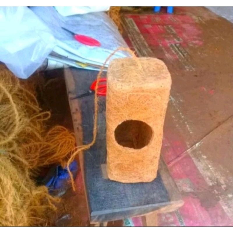 (SOUVENIR) Sarang Burung Lovebird Parkit Kenari Serabut Kelapa Bentuk Kotak