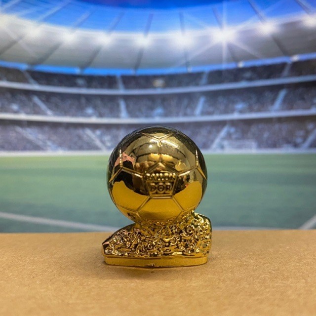 ✨E.SYO✨ - TERBARU Figure Miniatur Trofi Ballon d’Or