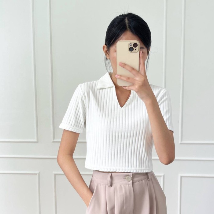 Kaos Polo Crop Knit Rib Premium - Baju Polos V-neck Wanita - Lily Top - Putih