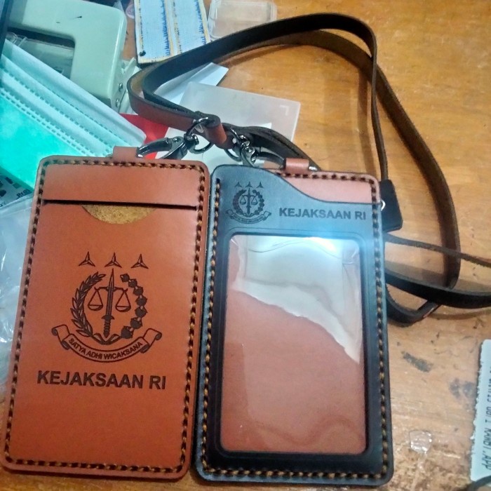 

Nametag id card Holder Kejaksaan Asli Kulit