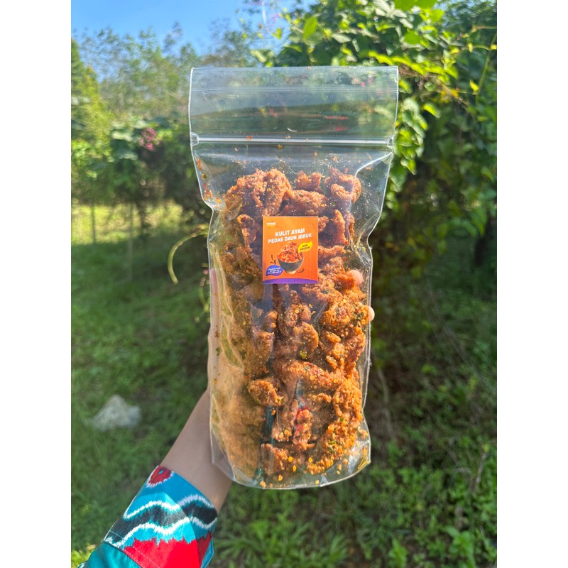 

kulit ayam crispy pedas daun jeruk 500 gram