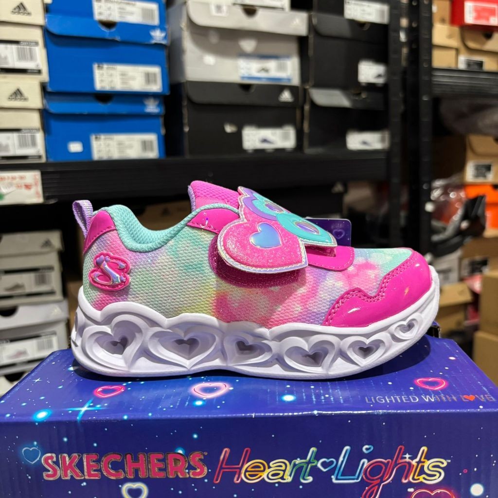 Sepatu Anak Perempuan Sneakers Ada Lampu Skechers Heart Lights 302693N/PKTQ