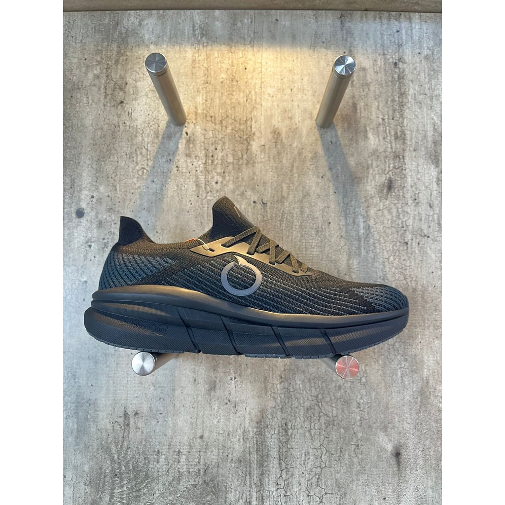 ORTUSEIGHT SEPATU RUNNING BRISTOL 1.2 ALL BLACK