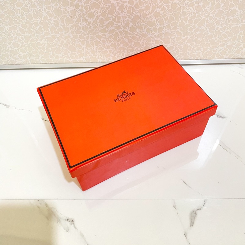 

Hard Box H Orange 22x15x8 cm Kotak Kado Tas