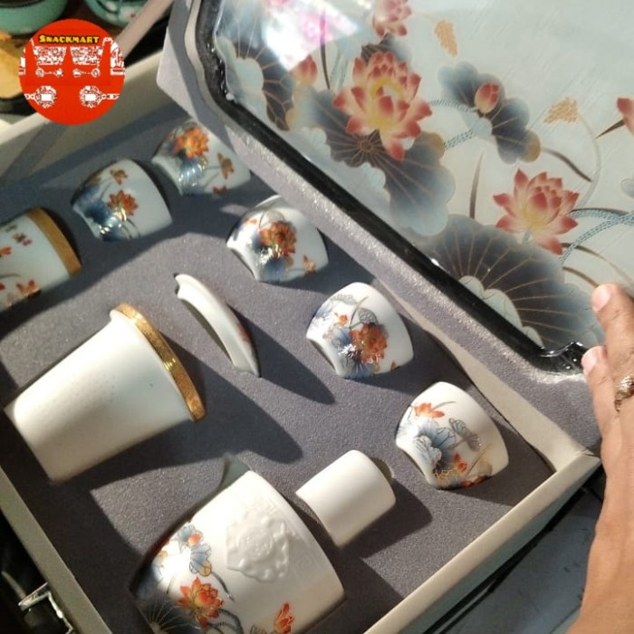

Parcel Imlek 2024 Premium / Hampers Imlek Chinese Teaset Teratai