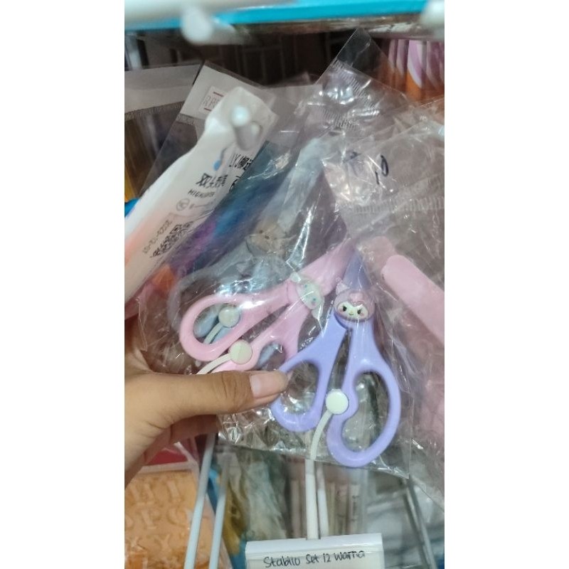 

(1pcs)gunting anak sanrio