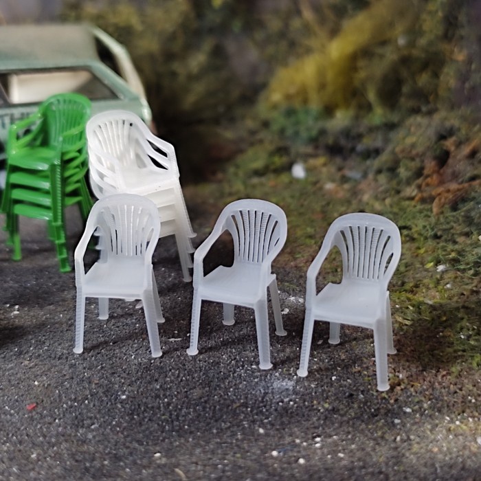 Plastic Chair - Kursi Plastik Sandaran Skala 1/64 Asesoris Diorama - Putih -KNDI32