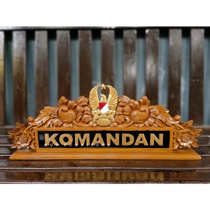 

PAPAN NAMA + PAPAN NAMA MEJA KANTOR + KAYU JATI + LOGGO TNI (CUSTOM)