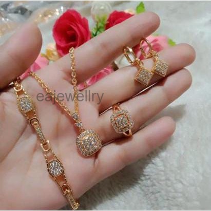 Perhiasan emas satu set simple anti karat untuk dewasa model baru aksesoris titanium perempuan