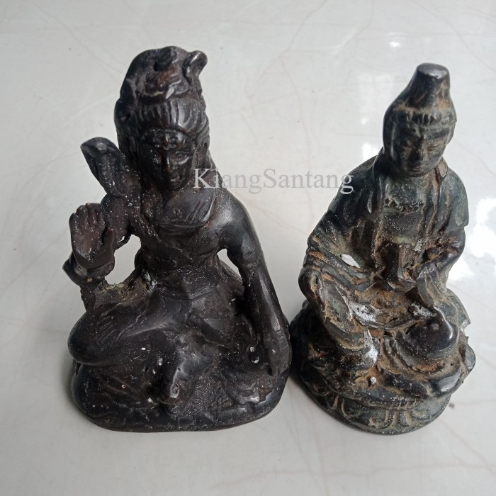 Sepasang Patung Dewa Siwa Kwan im Hitam antik