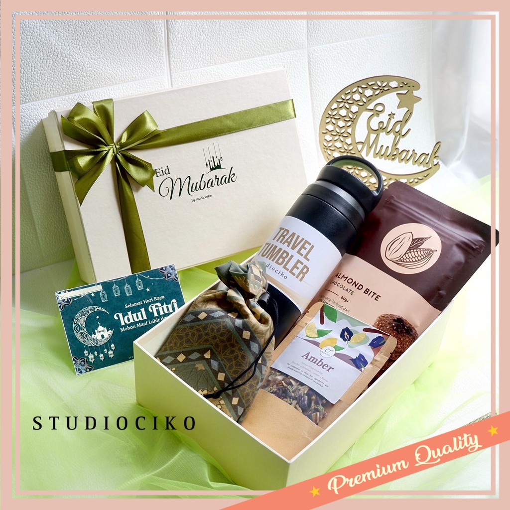 

Hampers Natal Unik Lucu Murah Kado Merry Christmas Tahun Baru / HAMPERS LEBARAN / HADIAH LEBARAN / PARCEL IDUL FITRI / GIFT BOX HARI RAYA / PARCEL LEBARAN / PREMIUM HAMPERS BY STUDIOCIKO X RALALI