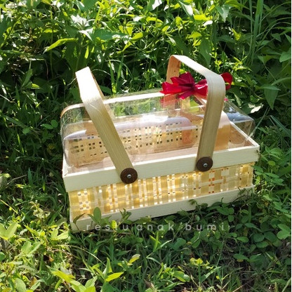 

kotak seserahan premium uniq wadah roti kue Keranjang Bambu Lamaran 30x20 /hantaran/nikahan/seserahan/hampers/bingkisan/wedding/hadiah/giftbox/keranjang/wadah makanan/gift/sembako/roti/cake/nasi/catering/nasi box/food/lamaran/tradisi/craft