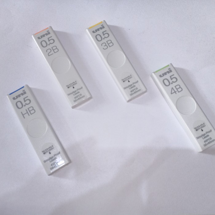Isi pensil uni SMUDGE PROOF LEADS - 4B