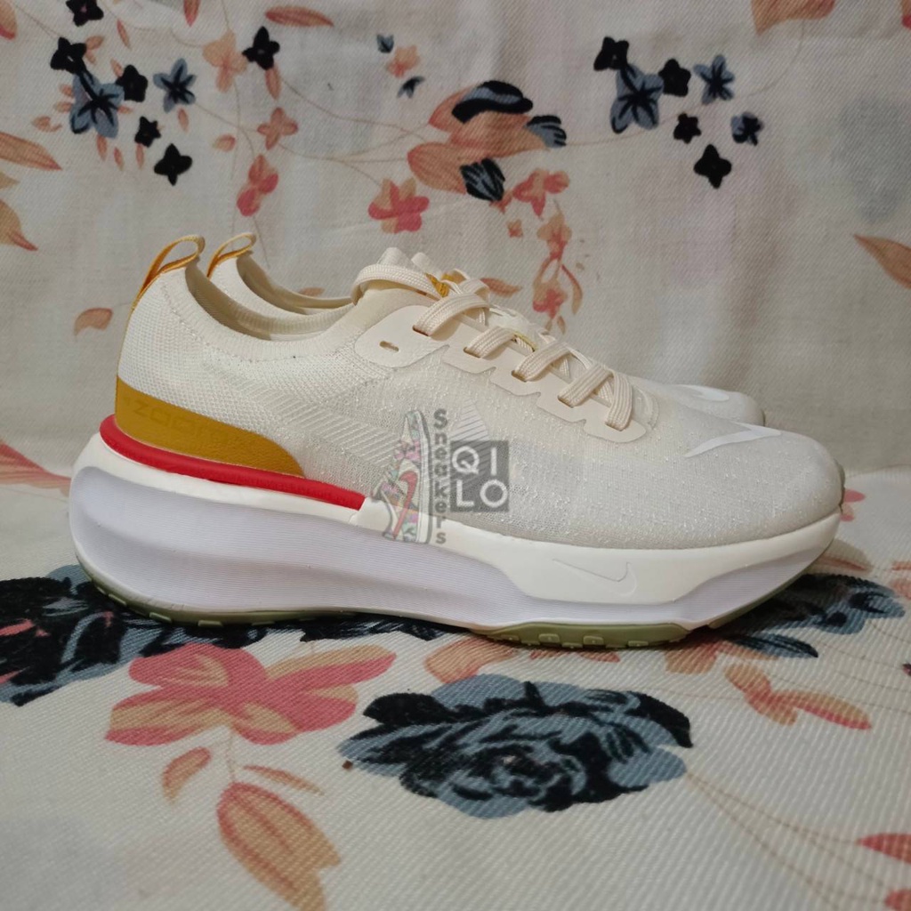 Sepatu Zoom Invincible Run 3 Light Cream Topaz Gold Sea Coral