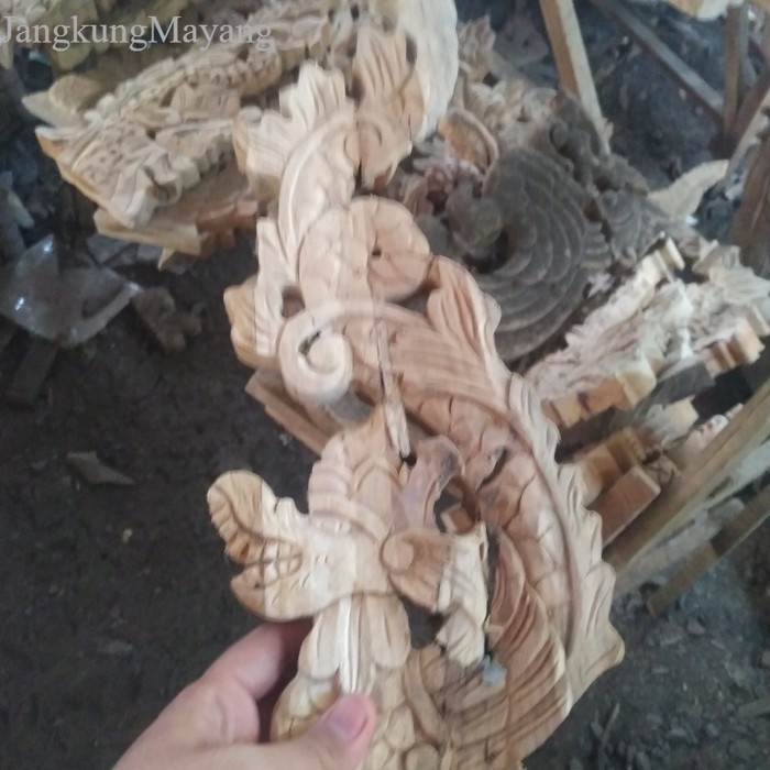 

ukiran jati bahan jagrak keris hrg pengrajin murah