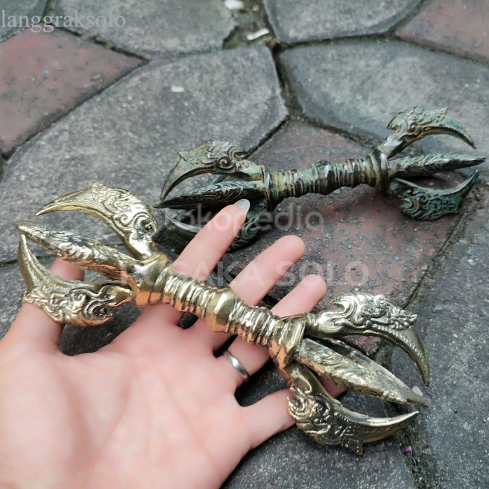 

VAJRA BAJRA GENTA UKURAN SEDANG antik