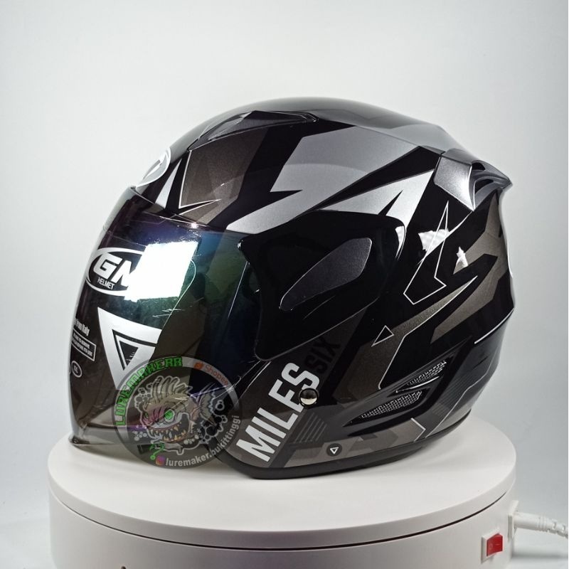 HELM GM FIGHTER SR SIX MILLES BLACK SILVER SINGLE VISOR PELANGI
