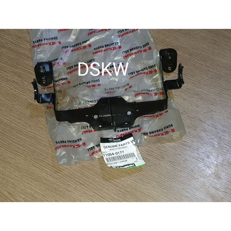 Breket Lampu ZX130 ZX 130 KGP 11054-0177