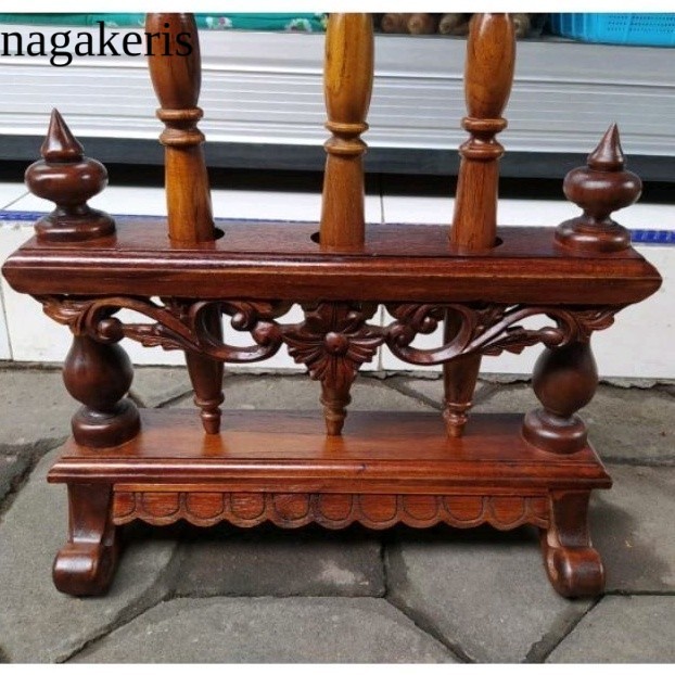 

Jagrak Tempat Tombak / Keris Isi Minimalis Finishing Plituran termurah