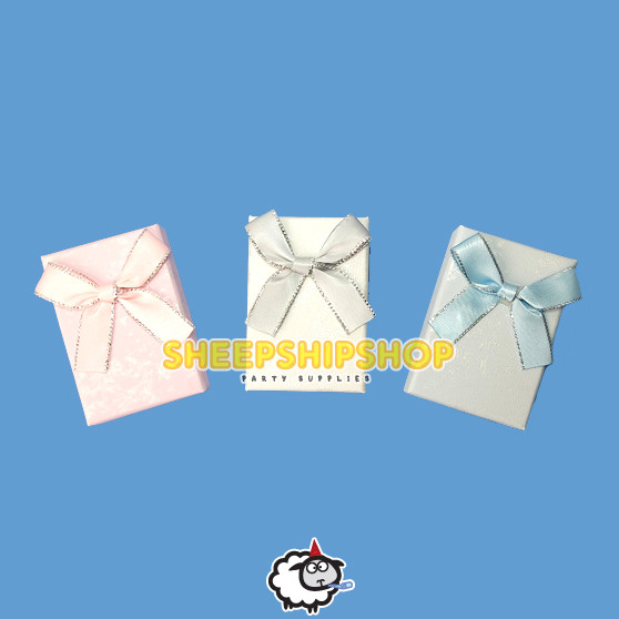 

BOX KADO V 8X5,5X2,7CM / Kotak Kado Hadiah Perhiasan Kalung Cincin