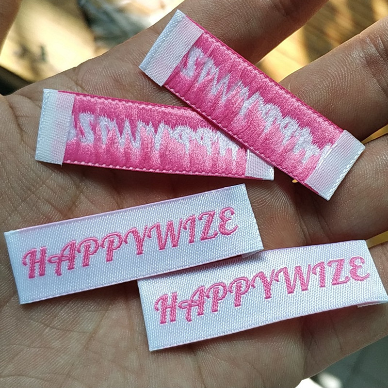 

500pcs Custom shop name Hot pink Garment Labels 5 * 1.5 cm Damask polyester cloth woven label