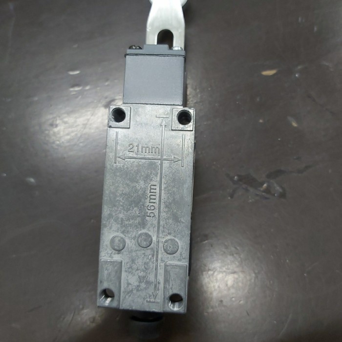 LIMIT SWITCH OMRON TZ-8108 / LIMIT SWITCH D4V TZ OMRON