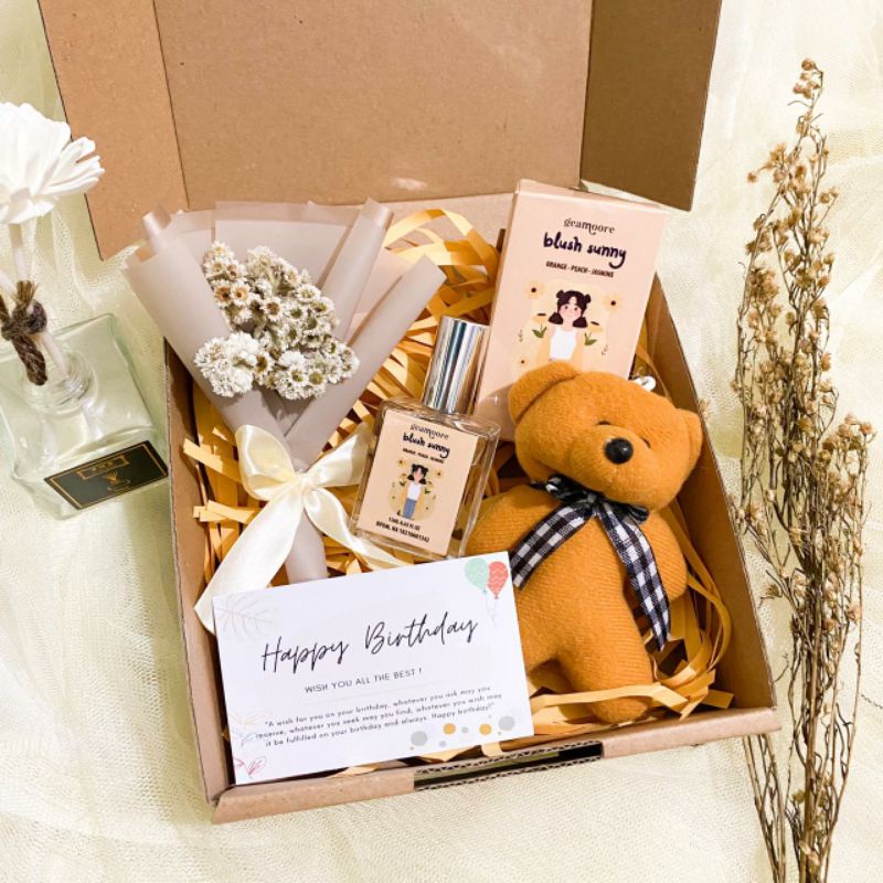 

KADO ULANG TAHUN CEWEK MURAH / KADO WISUDA/ HAMPERS KADO CEWEK / GIFT BOX CEWEK MURAH / GRADUATION GIFT / BIRTHDAY GIFT