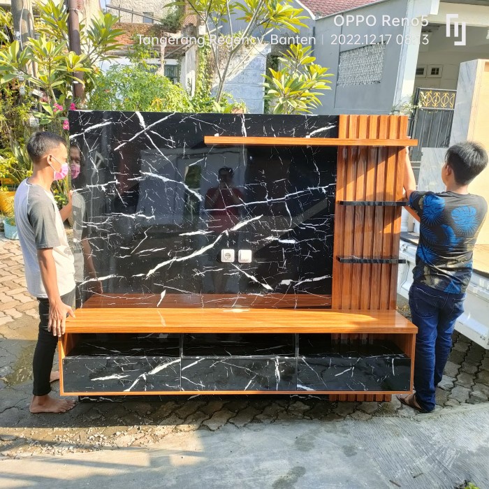 Meja TV Gantung Backdrop Minimalis HPL