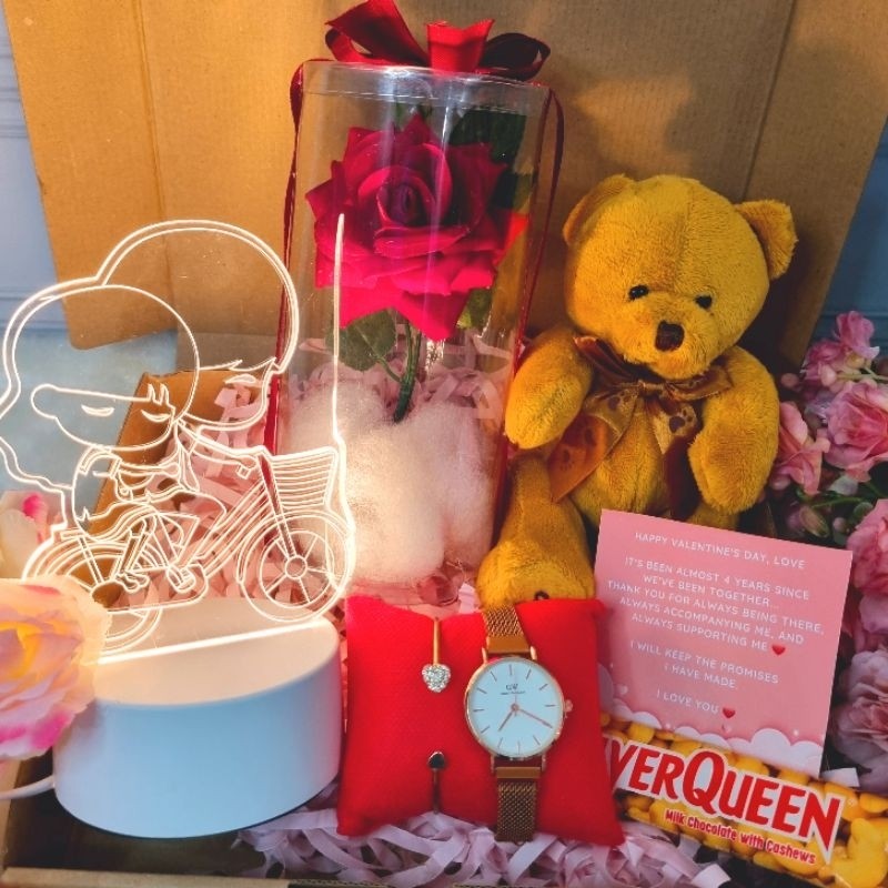 

hampers kalung cewek / kado hadiah cewek wisuda ulang tahun